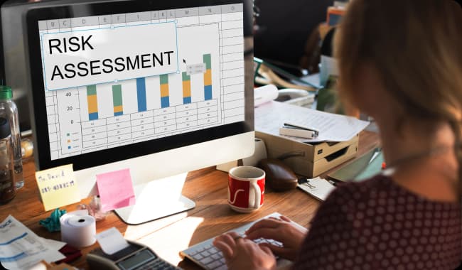 minimizing risks maximizing returns minimizing risks maximizing returns